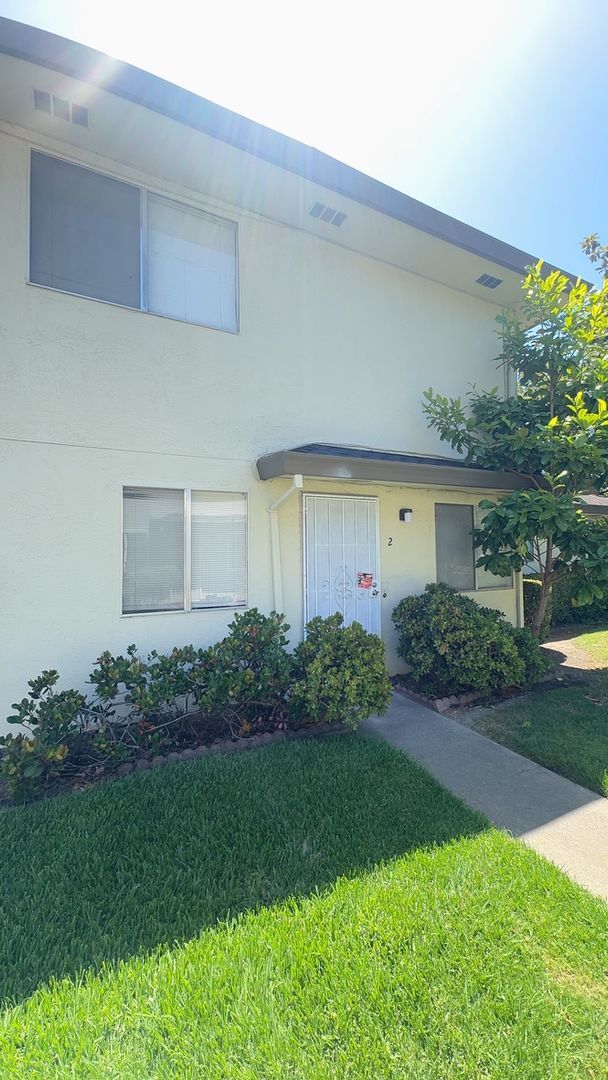 Photo - Walking distance to Union City Bart Station, Marina Food and Logan High