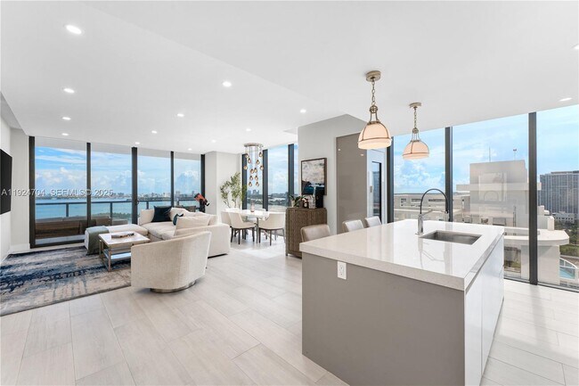 Building Photo - 788 NE 23rd St Unit 2201