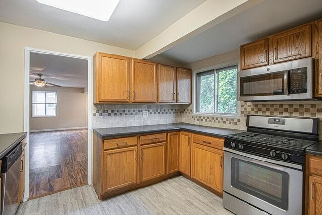 Photo - $1660 Contemporary remodeled 3-bedroom, 1-bath single-family ranch