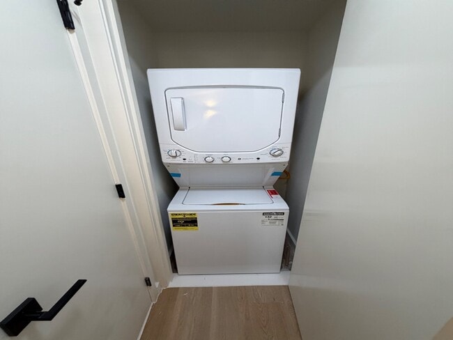 Photo - 3112 Emmons Ave