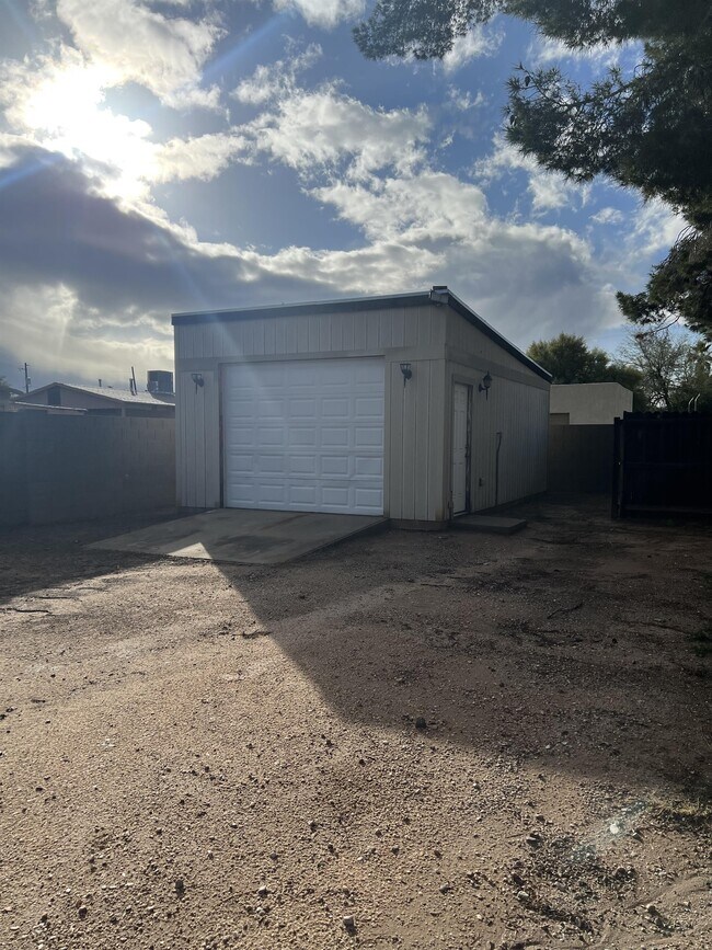 Photo - 1303 S Van Buren Ave Unidad 1