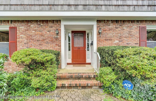 600 N Edgemere Dr