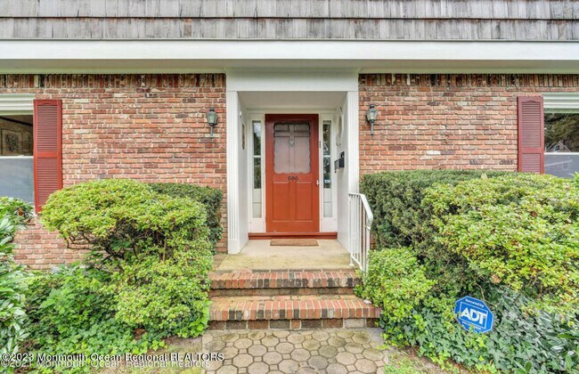 Photo - 600 N Edgemere Dr