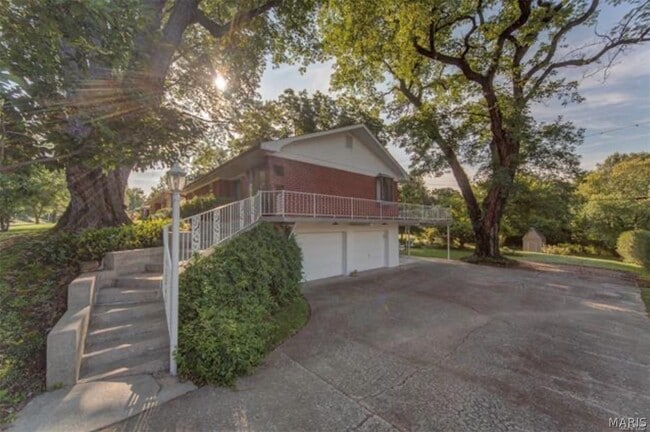 Photo - 18 Dorchester Dr