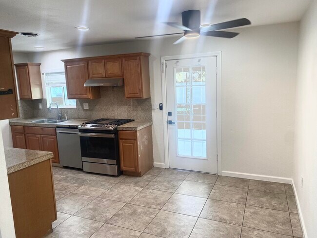 Photo - 81683 De Plata Ave