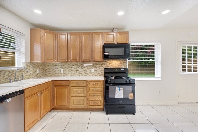 Photo - 1303 Gamma St