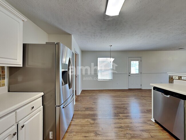 Photo - 2840 Meadow Gln