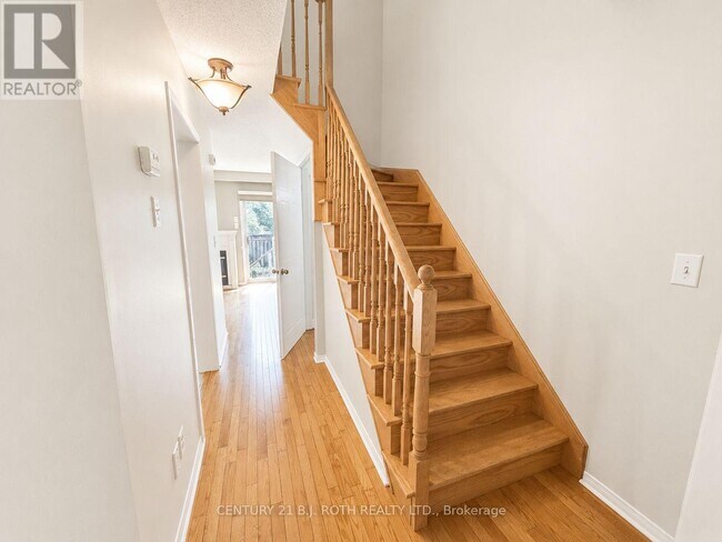 Photo - 66 Sprucedale Way