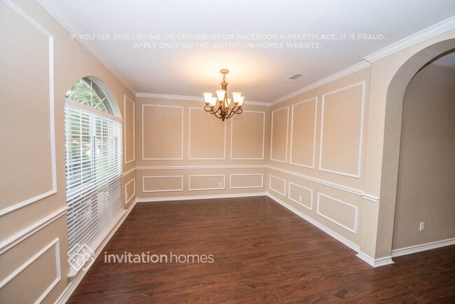 Photo - 1621 Churchill Ln