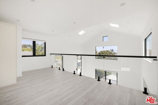 Photo - 2225 4th St Unit B