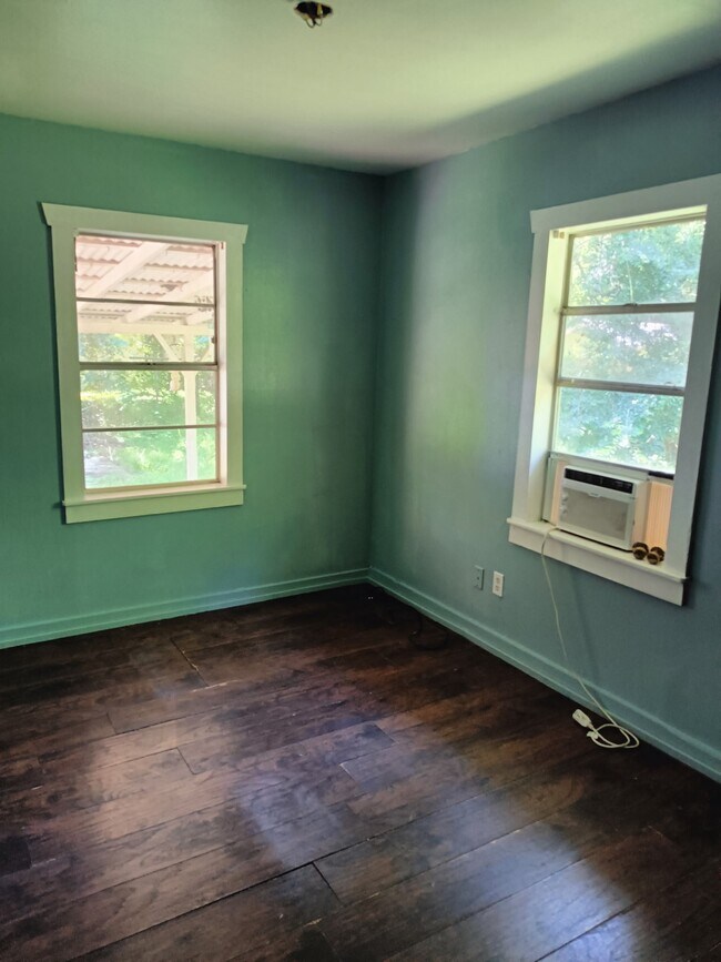 Photo - 385 Jones Rd