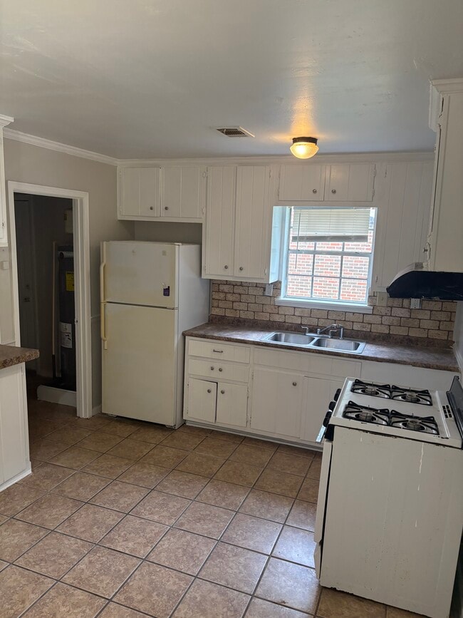 Photo - 2028 Yancey Ave
