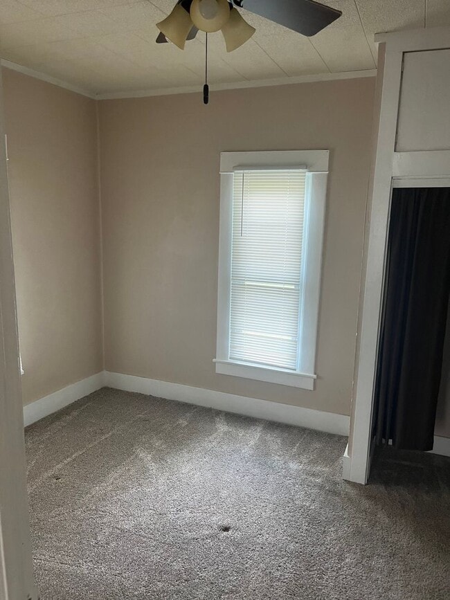 Photo - 801 W 2nd St