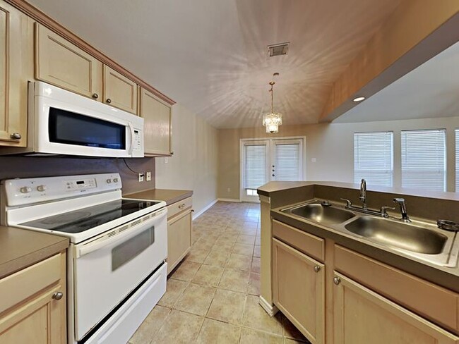 Photo - No Application Fee* *$500 off first months...