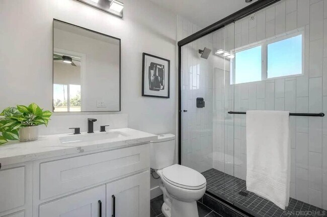 Photo - 436 Date Ave