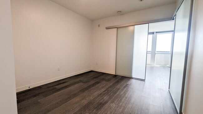 Photo - 388 King St E Unité 601