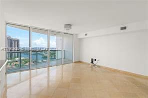 Photo - 19400 Turnberry Way Unidad 1831