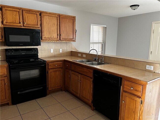 Photo - 2901 Whitewing Ave Apartamento Unidad 5