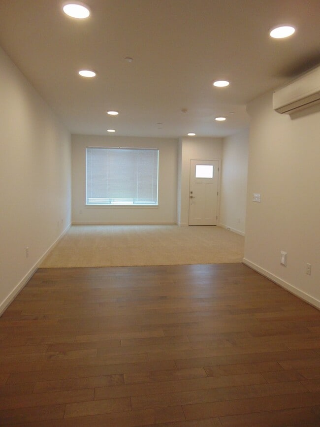 Photo - Beautiful Luxury 3 Bedroom, 3.25 Bath Bellevue Town-Home!