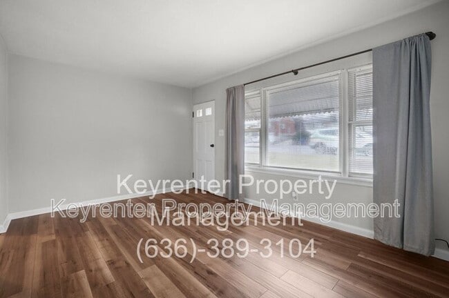 Photo - 1045 N New Florissant Rd