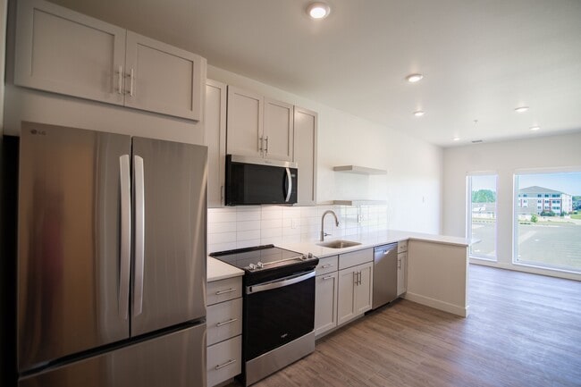 Earl Studio 481 sq ft SB Studio Kitchen - The Earl Apartments and Twin Homes