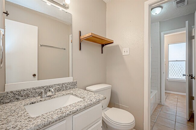 Photo - 7111 Village Lake Dr