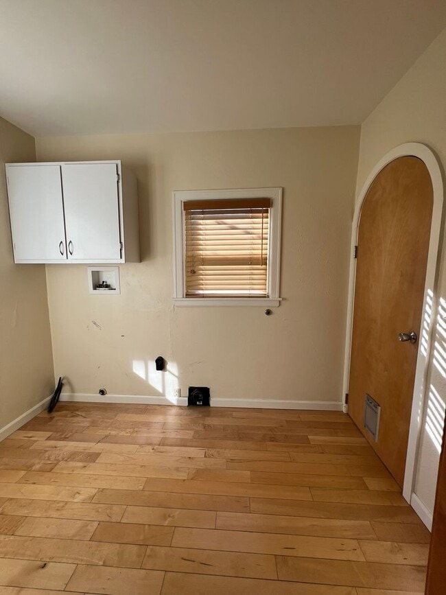 Photo - 2 Bedroom, 1 Bathroom Home - Close to Oregon Tech & Sky Lakes!