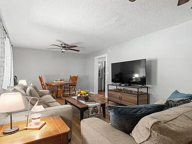 Photo - 3718 Thrushwood Dr