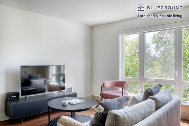 Photo - 10595 Main St Unidad SI FL6-ID613