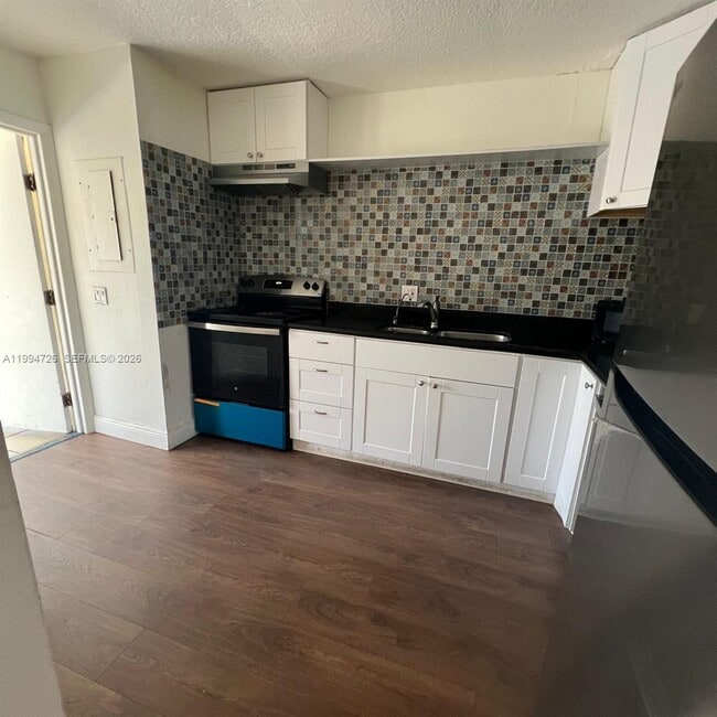 Photo - 109 SW 1st Ave