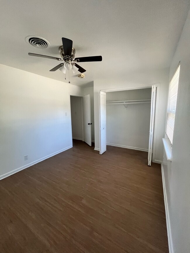 Photo - 110 Leighton Dr