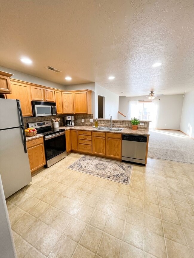 1325 Creekside Ct