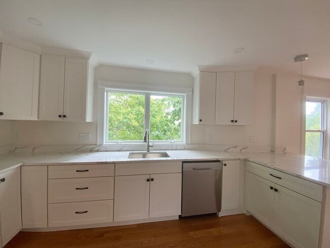 Photo - 444 Sumner St Unit 3