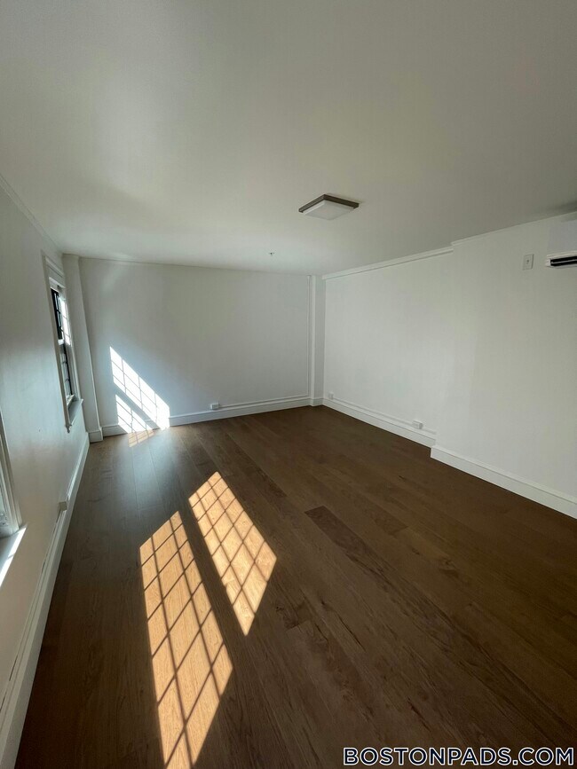 1200 Massachusetts Ave Unit 317