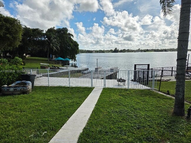 Photo - 8220 SW 48th St