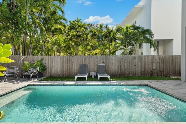 Photo - 3567 SW 1st Ave