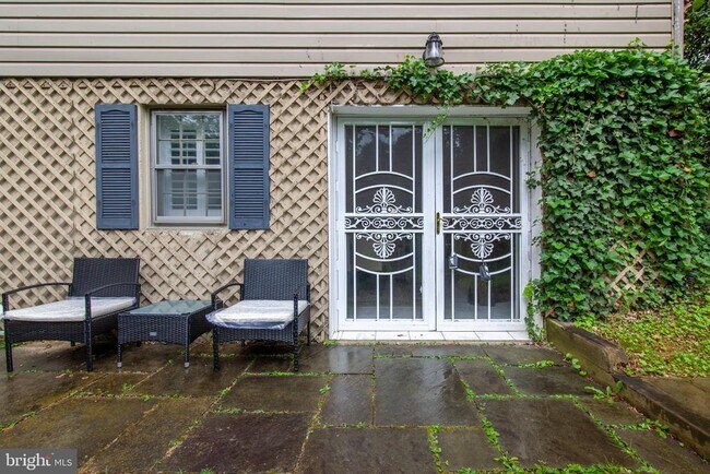 Photo - 6034 Chesterbrook Rd
