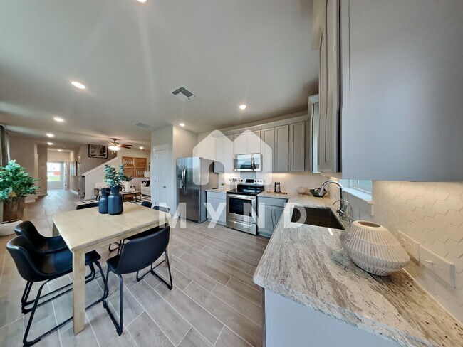 885 Casina Cir - 885 Casina Cir Townhome