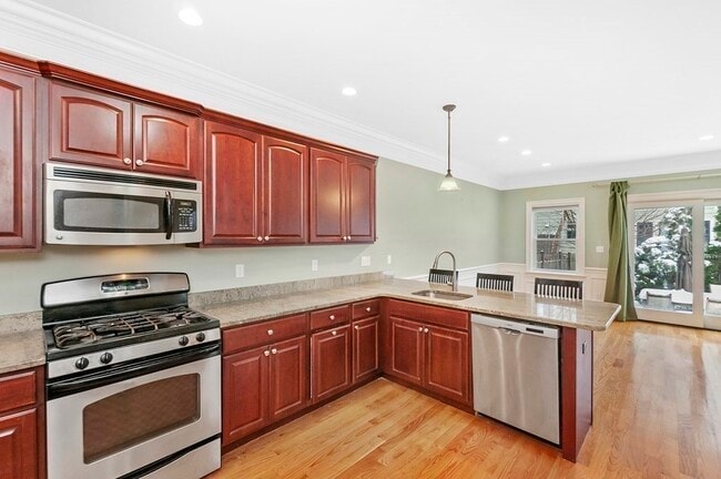 Photo - 68 Waverley Ave Unit 2