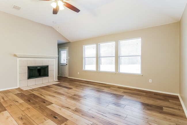 Photo - 1082 Magnolia Ln