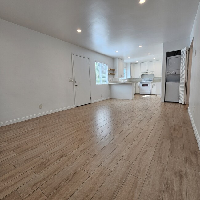 Building Photo - 1845 N Vulcan Ave Unit # 2