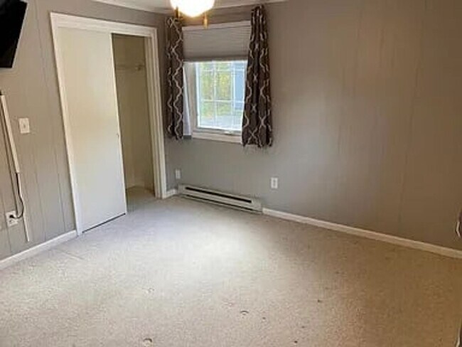 Photo - Downtown Kittery- close to the Shipyard