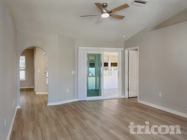 Photo - 3798 Fontainebleau St