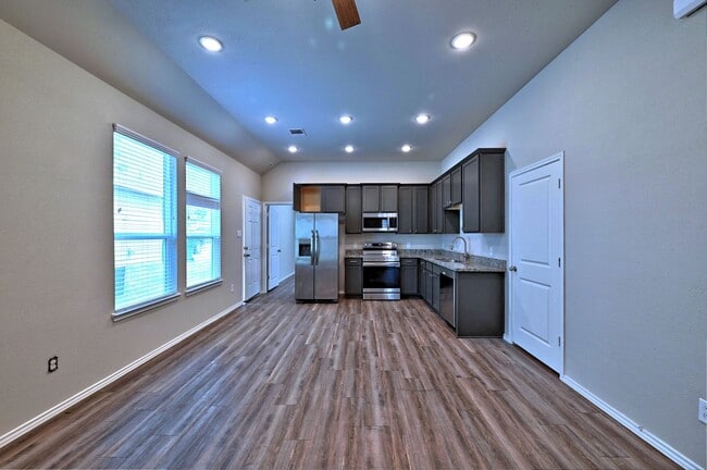 Photo - 11552 Persimmon St