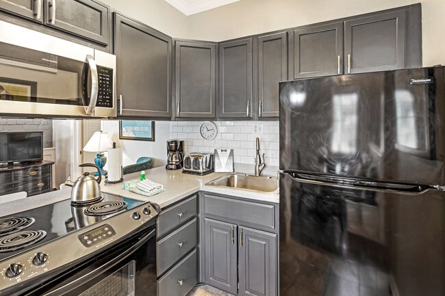 Photo - 545 E Congress St