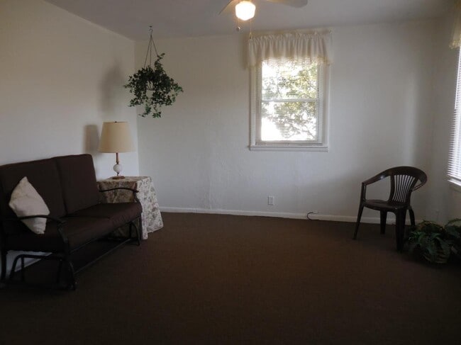 Photo - 275 Parkway