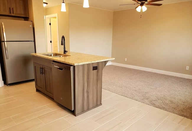 Photo - Desert Hills Gem!