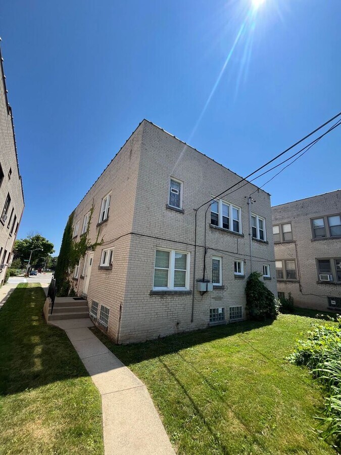 3279 S Kinnickinnic Ave. (6 Unit) - 3279 S Kinnickinnic Ave. (6 Unit)