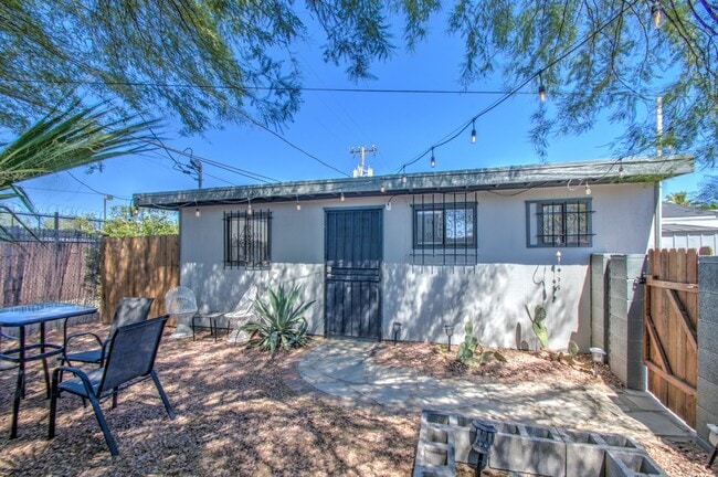 Photo - 328 N 12th St