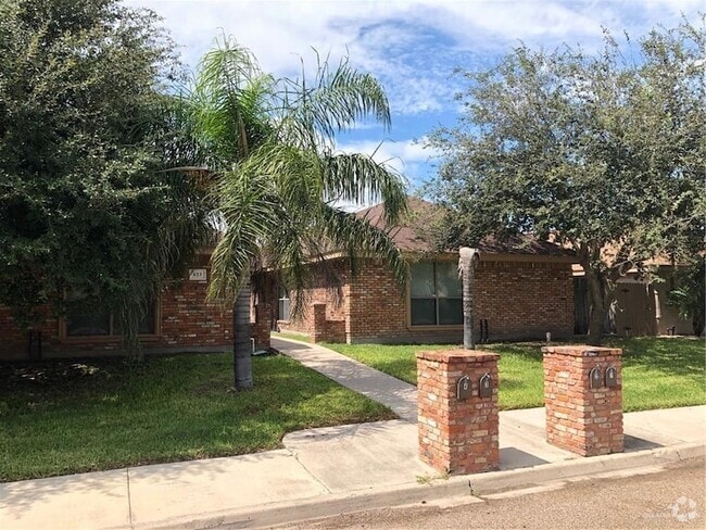Building Photo - 623 S Dfw Dr Unit 4 Rental